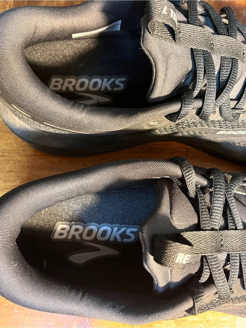 Brooks Black Mesh Running Sneakers Cushioned Mesh Upper